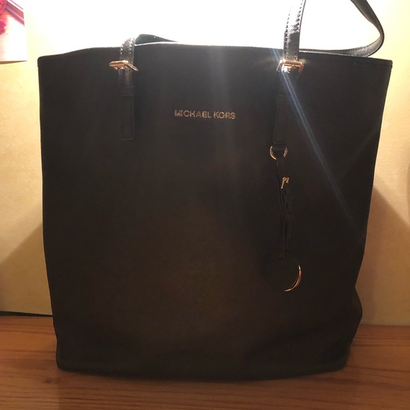 Michael Kors Handbags - Michael Kors Black Jet Set Handbag